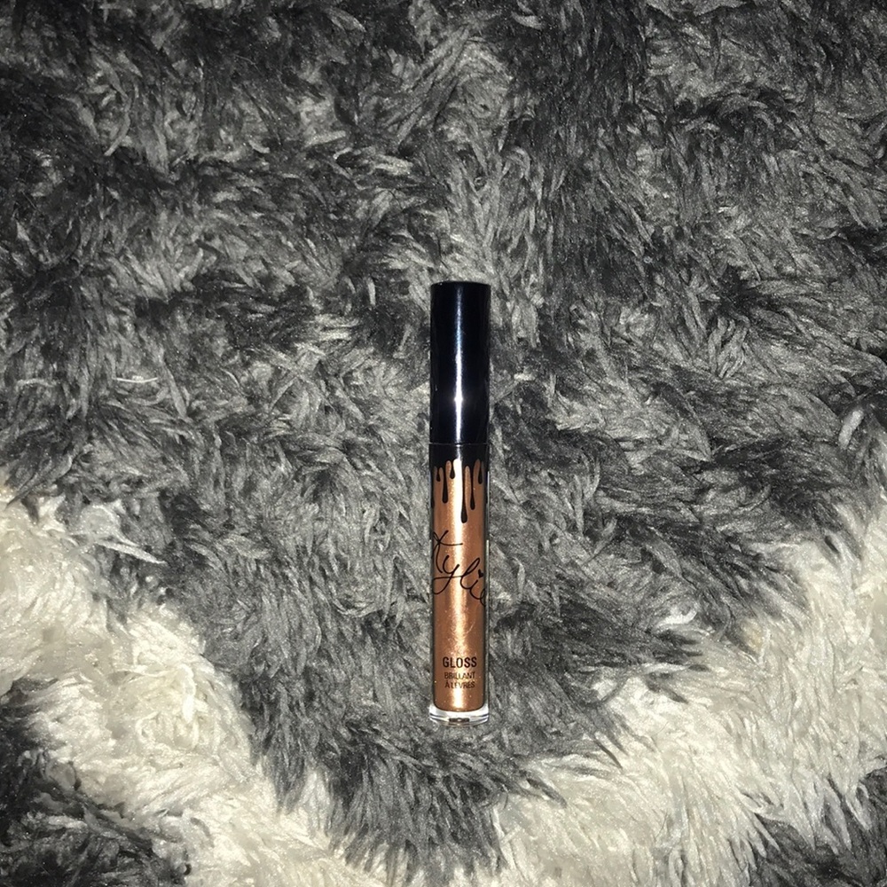 kylie lip gloss